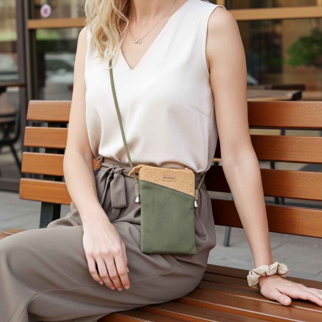 Handytasche zum Umhängen - Kuratist FREYA - Pine Cork - Kuratist