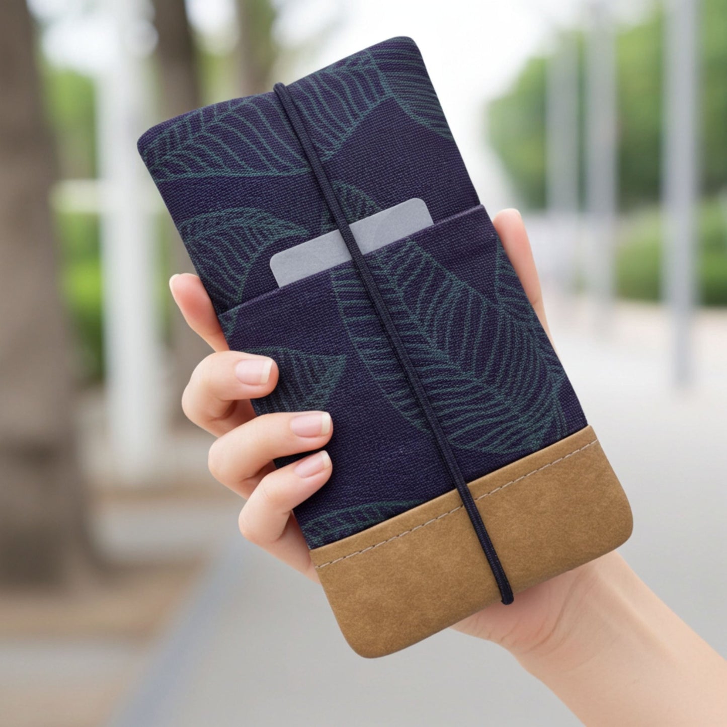 MOIN Handytasche - Handytaschen - Nocturnal Leaves Paper - Kuratist