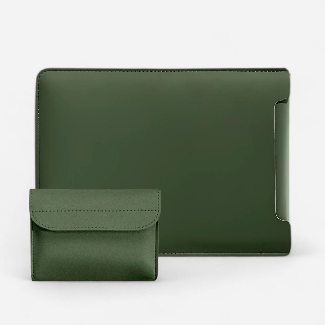 NORA – Ultraflache Hülle für MacBook & Notebooks - Laptoptaschen - Forest Green - Kuratist