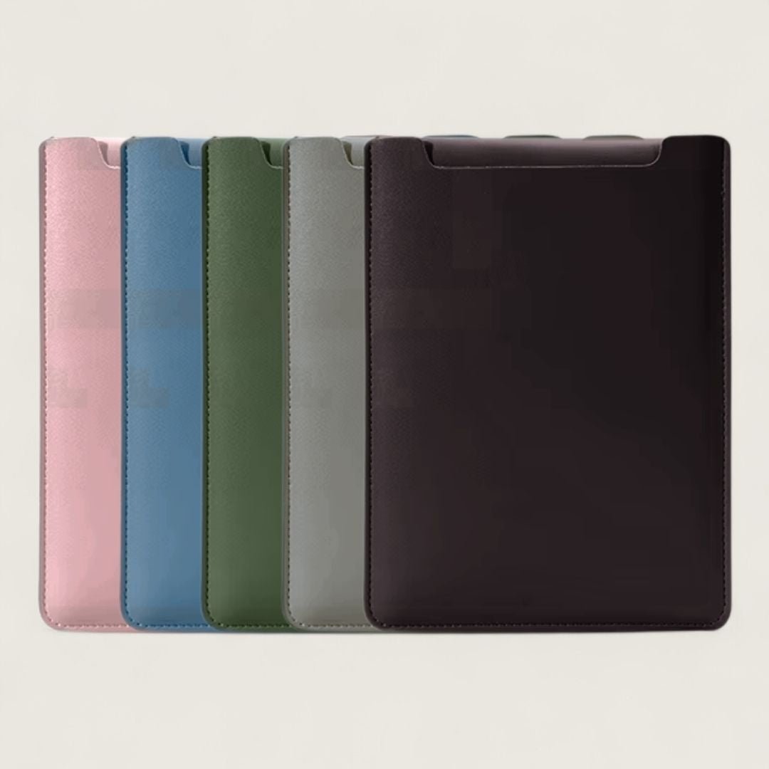 NORA – Ultraflache Hülle für MacBook & Notebooks - Laptoptaschen - Forest Green - Kuratist