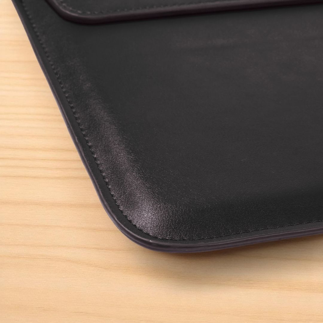 VIKA Flache Laptop - Hülle für MacBook & Notebooks - Laptophüllen - Deep Black - Kuratist