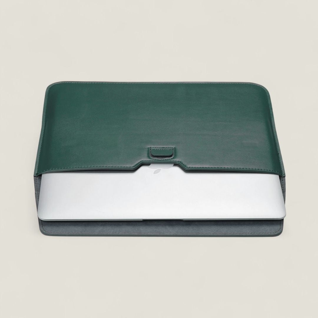 VIKA Flache Laptop - Hülle für MacBook & Notebooks - Laptophüllen - Forest Green - Kuratist