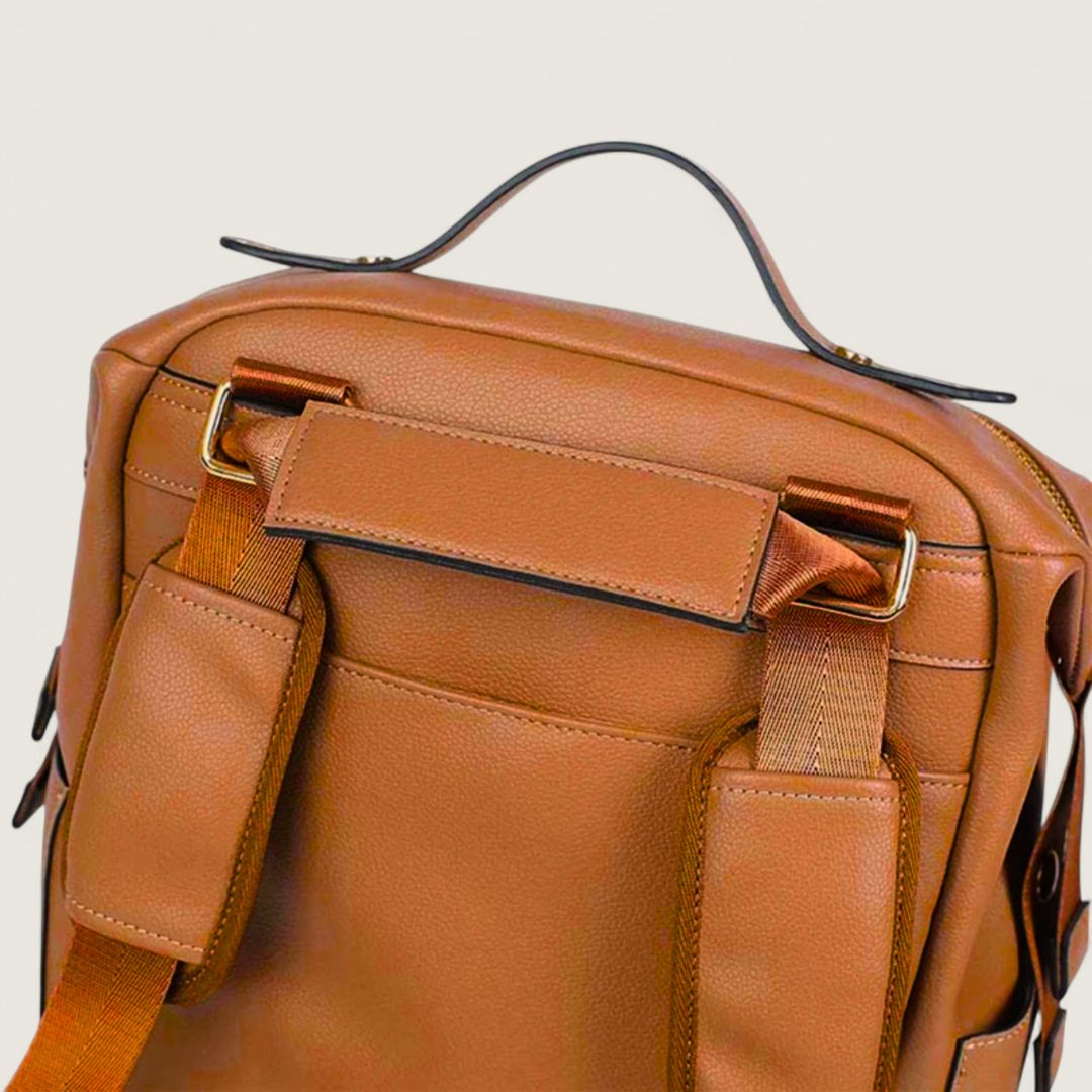FENJA Multifunktionale Wickeltasche aus veganem Leder - Taschen - Caramel - Kuratist