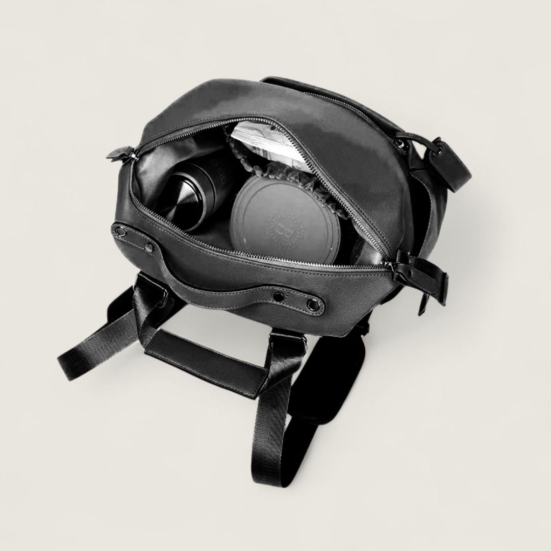 FENJA Multifunktionale Wickeltasche aus veganem Leder - Taschen - Black - Kuratist