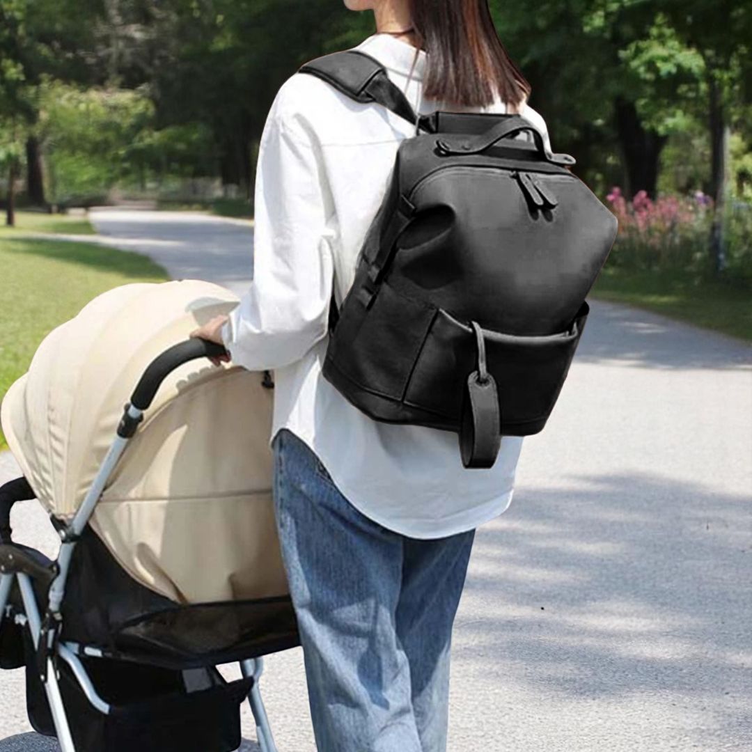 FENJA Multifunktionale Wickeltasche aus veganem Leder - Taschen - Black - Kuratist