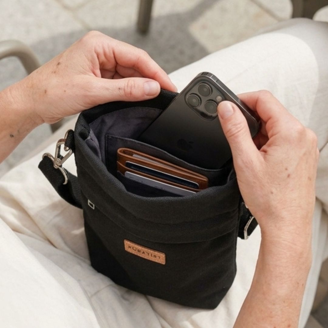 GRETJE MINI Handy Umhängetasche - Umhängetaschen - Black - Kuratist