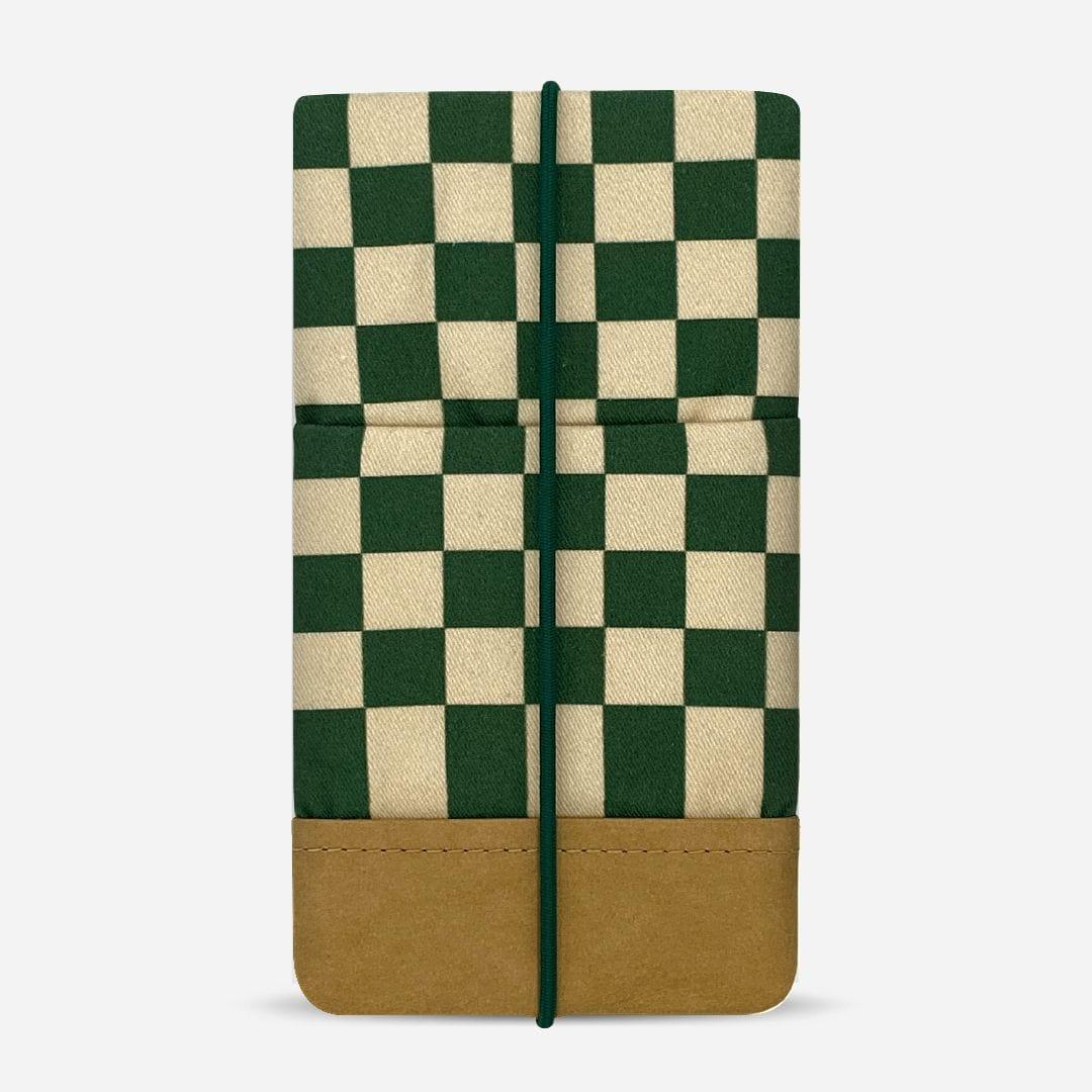 Kuratist MOIN Handytasche Green Checkers Paper / M 6.1 Zoll