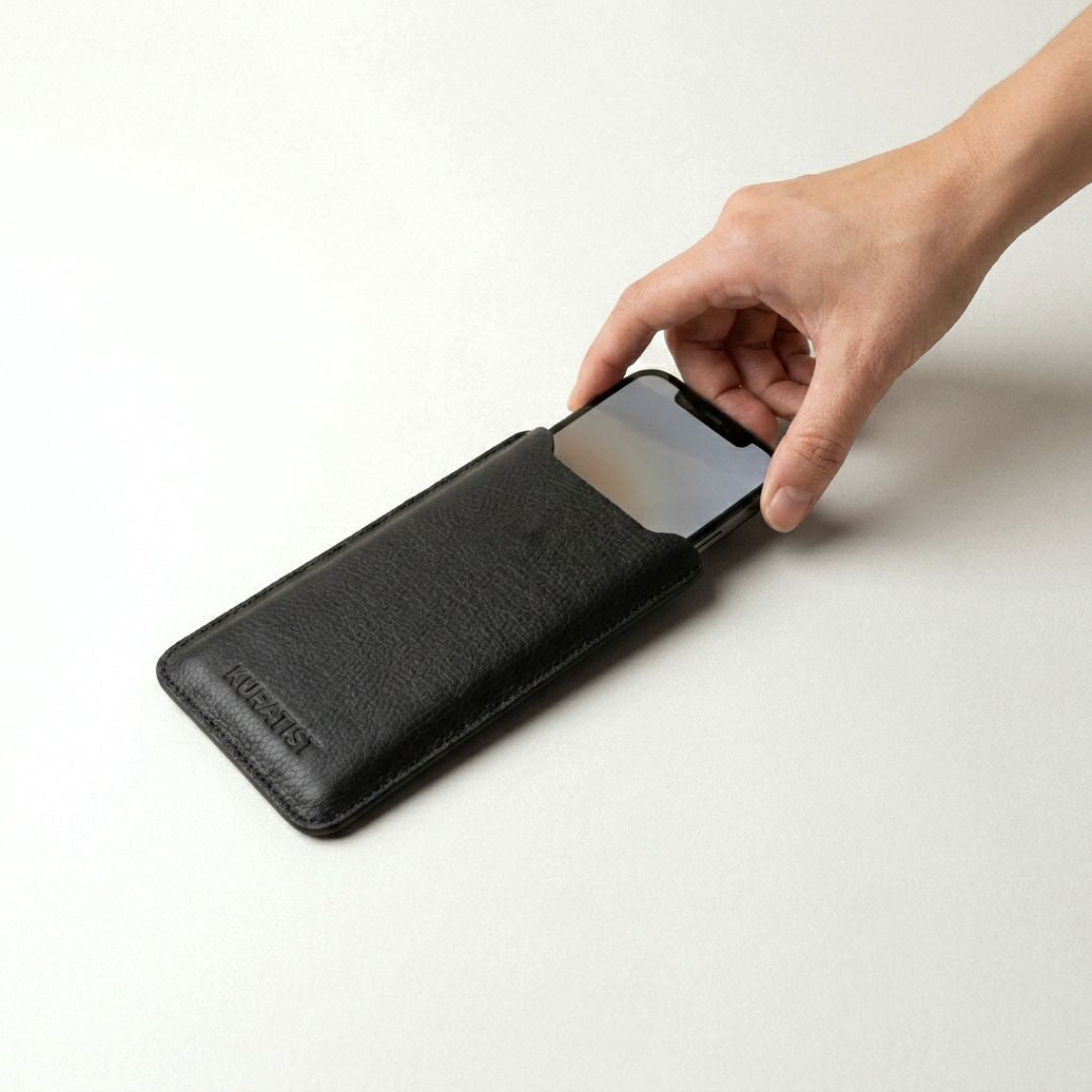 LUMI Handytasche aus Leder - Handytaschen - Premium Black - Kuratist
