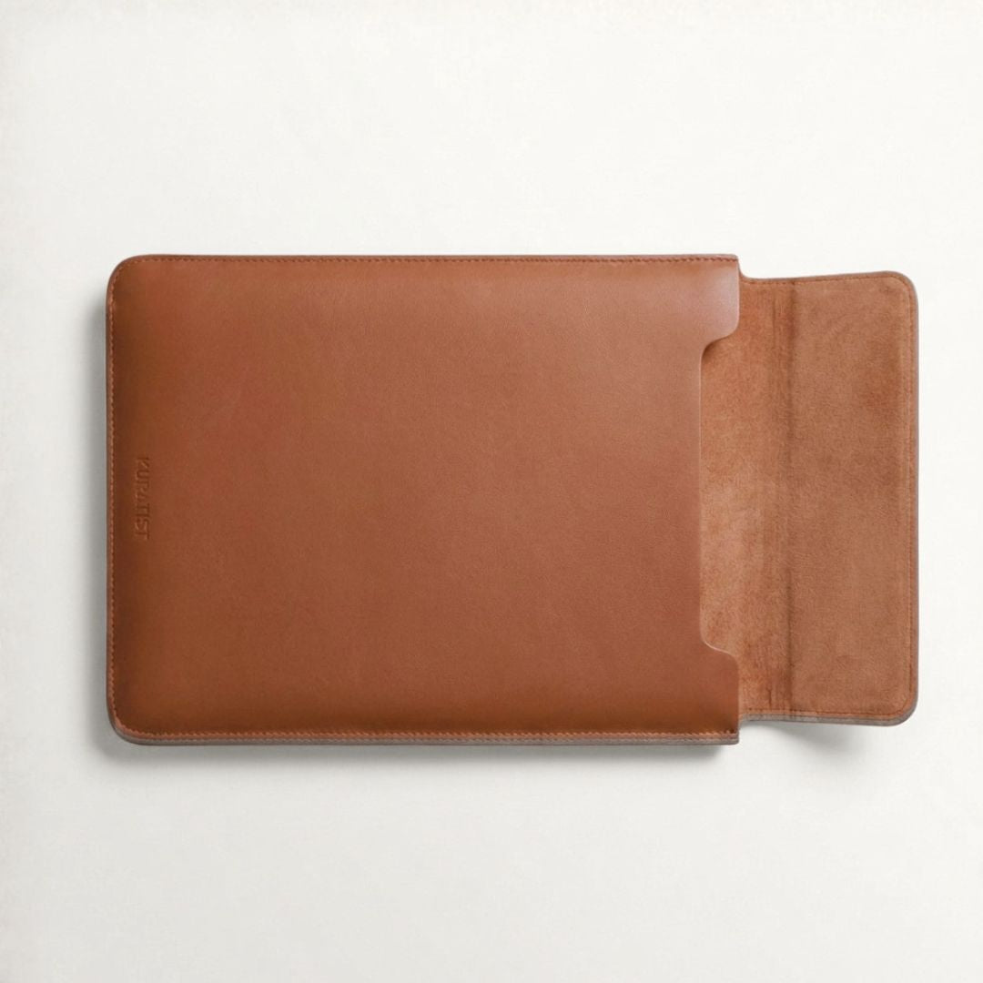 LUMI Laptop Hülle aus Leder für MacBook & Notebooks - Laptophüllen - Nappa Sienna Brown - Kuratist