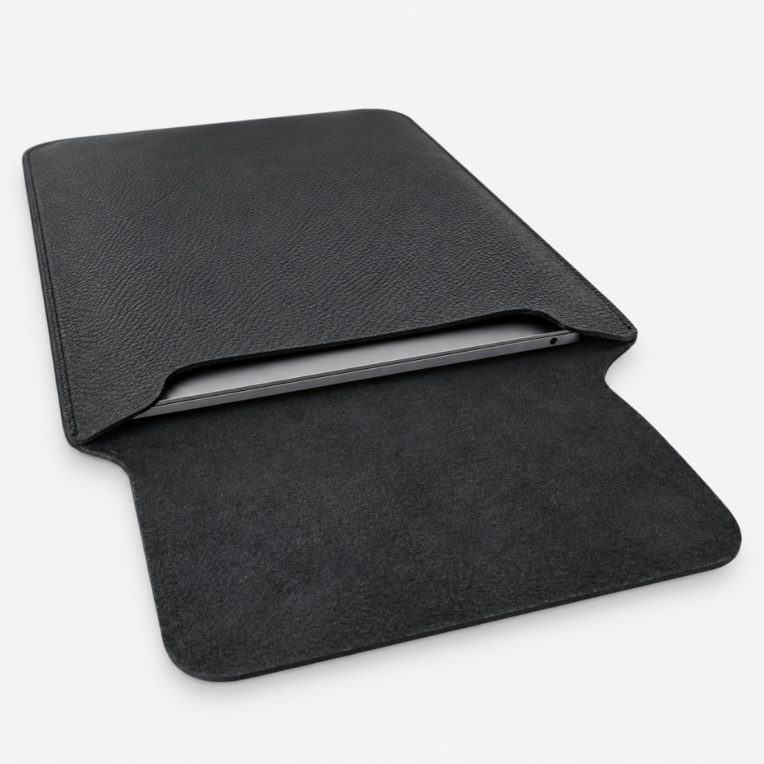LUMI Laptop Hülle aus Leder - Laptophüllen - Black - Kuratist