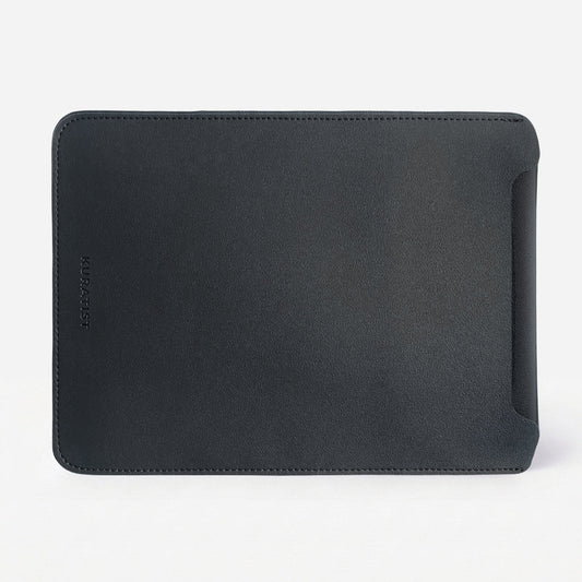 NORA Premium Laptophülle aus hochwertigem Kunstleder - Laptophüllen - Carbon Black – Fine Pebble Grain (Vegan) - Kuratist