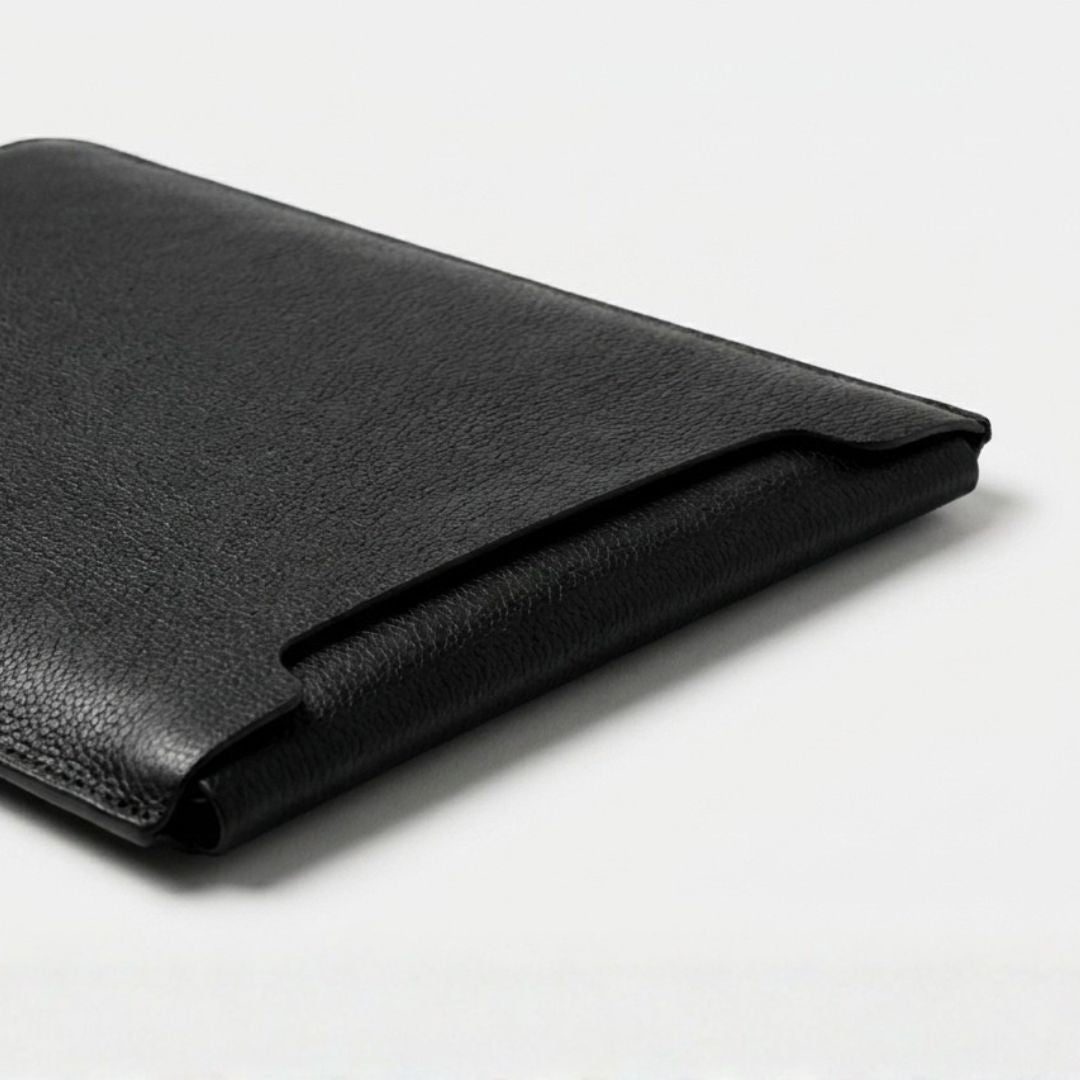 NORA Ultraflache Hülle für MacBook & Notebooks - Laptophüllen - Pebbled Black - Kuratist