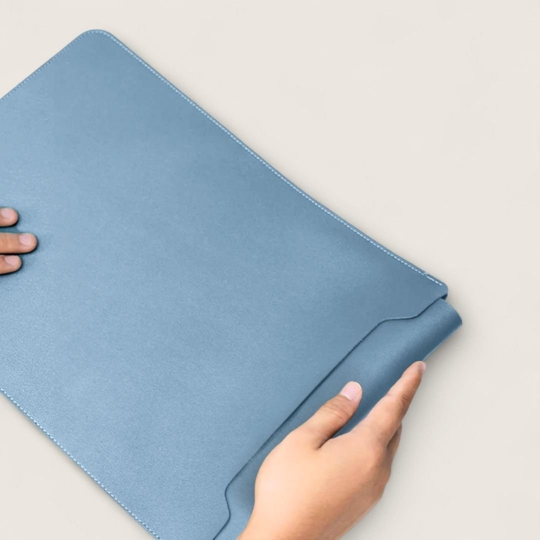 NORA – Ultraflache Hülle für MacBook & Notebooks - Laptoptaschen - Ocean Blue - Kuratist