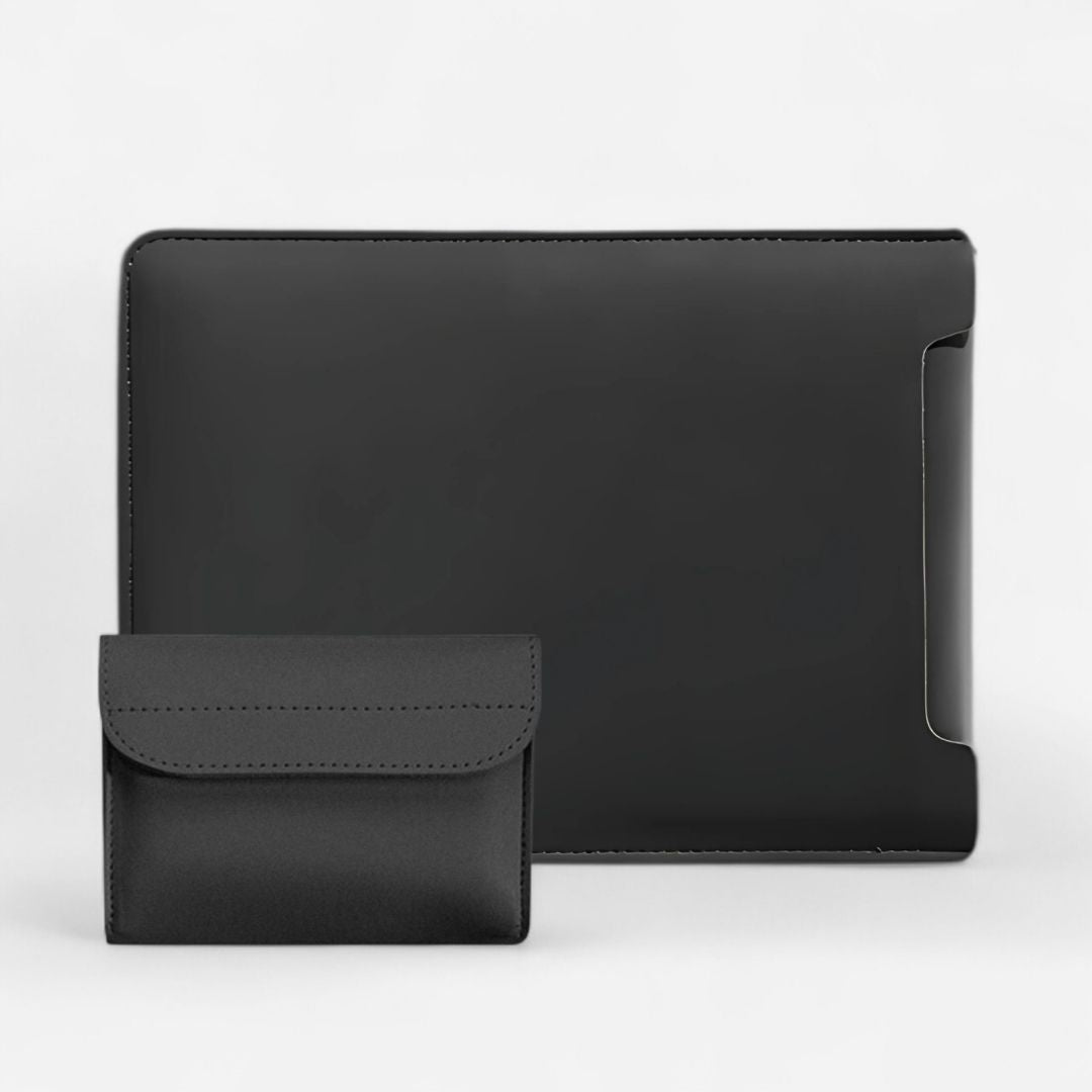 NORA – Ultraflache Hülle für MacBook & Notebooks - Laptoptaschen - Deep Black - Kuratist