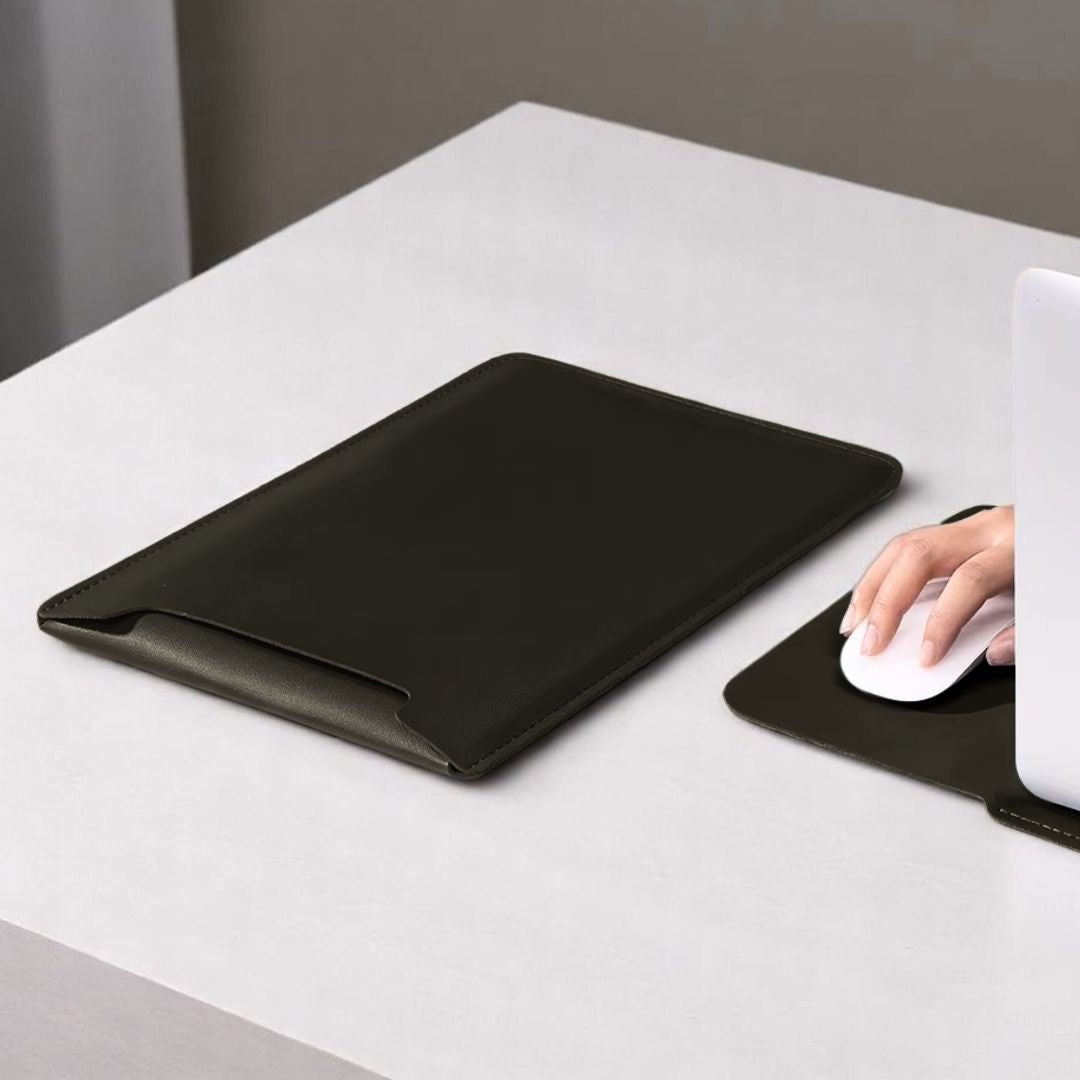 NORA – Ultraflache Hülle für MacBook & Notebooks - Laptoptaschen - Deep Black - Kuratist