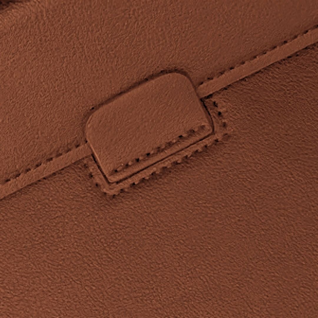 VIKA Flache Laptop - Hülle für MacBook & Notebooks - Laptophüllen - Caramel Brown - Kuratist